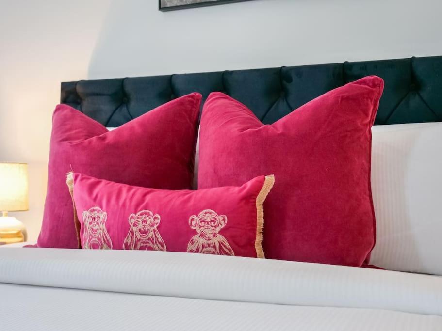 Stylish Urban Sanctuary With Parking Apartment London Exterior photo